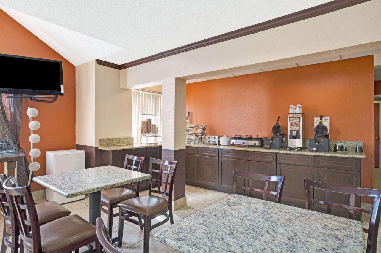 Microtel Inn & Suites By Wyndham Houston/Webster/Nasa/Clearlake Nassau Bay Exterior foto